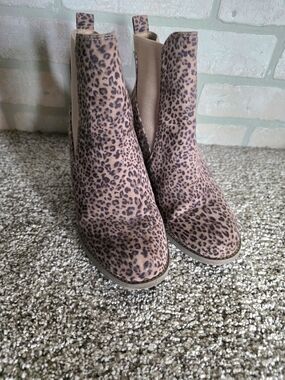 Report Leopard-Print Chelsea Ankle Boots in Tan and Brown
